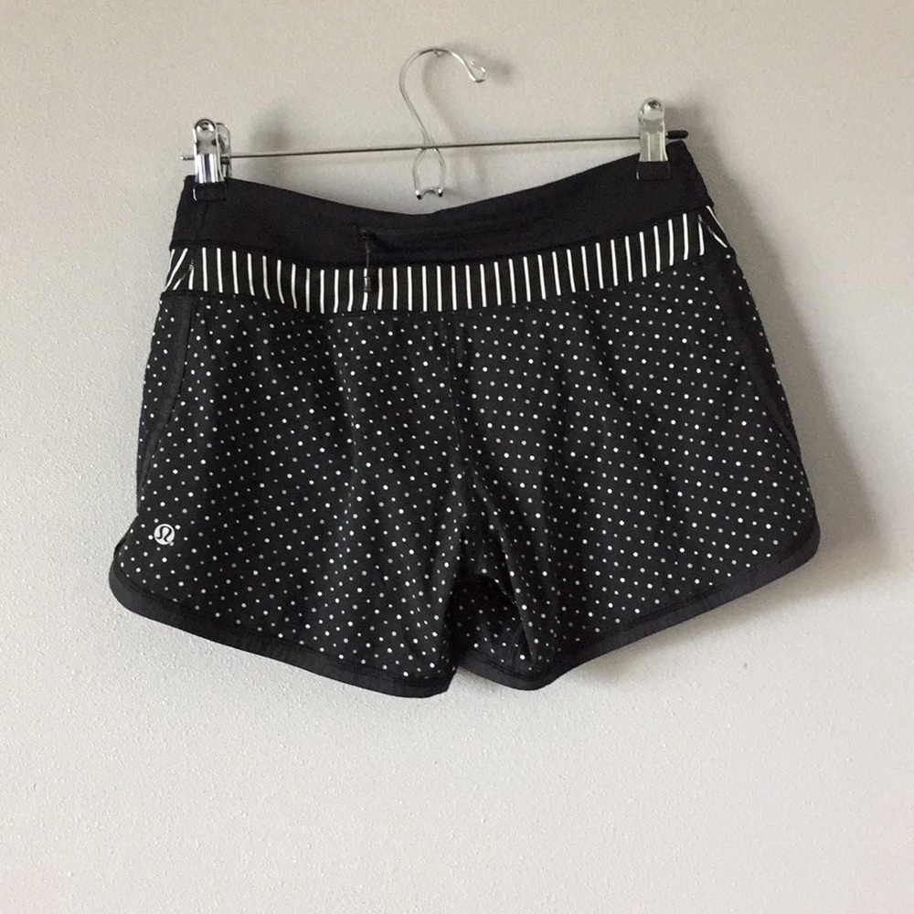 Lululemon Run Speed Shorts 4 Black Dots Stripes
